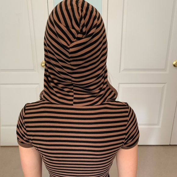 Y2k Striped Brown Small Hooded T-Shirt AliExpress - Picture 3 of 6